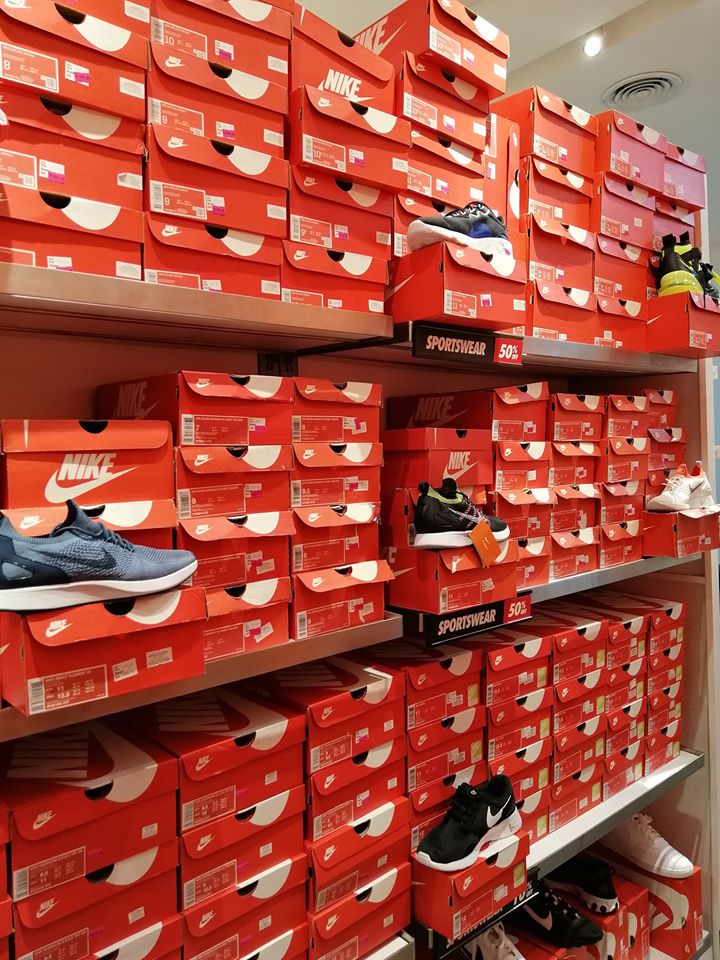 nike outlet store riverbanks
